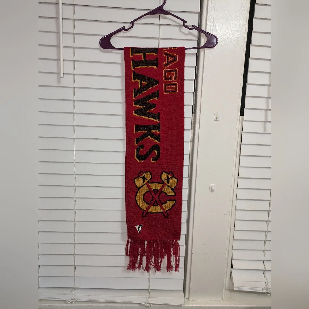 Chicago Blackhawks Red Winter Scarf. EUC OS